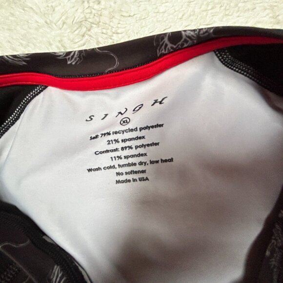 Singh Womens Swimwear Black Animal Print Ruched Long Sleeve Rash Guard XL New - Picture 3 of 10